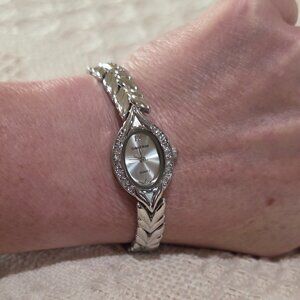 Cote d'Azur Silver Oval Face Crystal Accent Bezel Link Band Women's Watch Works
